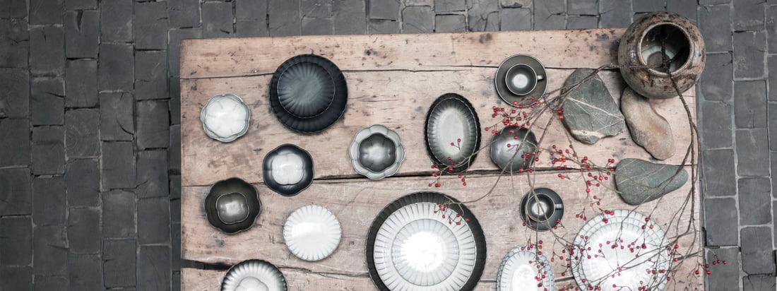 Inku Tableware by Sergio Herman by Serax is a collection that combines culinary know-how with artistic craftsmanship. In collaboration with renowned chef Sergio Herman, Serax creates a tableware line that embodies Herman's passion for innovative flavors and impeccable presentation.