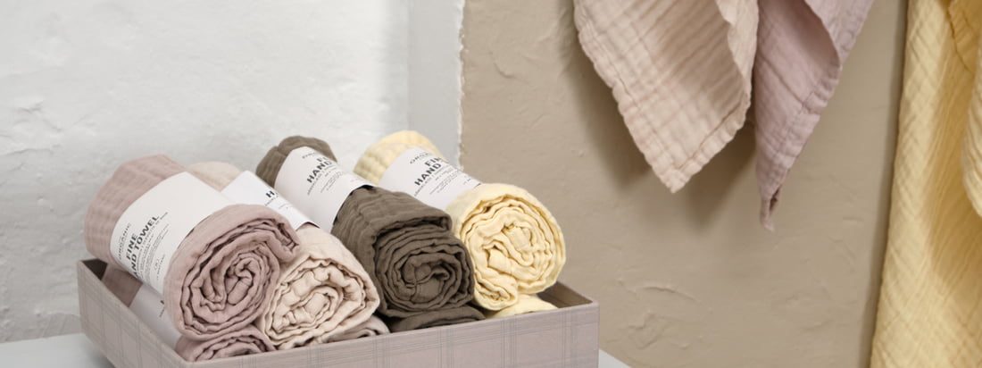 The "Fine" collection from The Organic Company redefines elegance and sustainability in kitchen textiles. Made from high-quality organic cotton, the Fine series embodies sophistication and functionality in every piece.