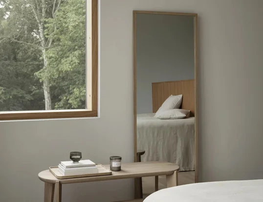 Find mirrors in different colors and shapes here ...