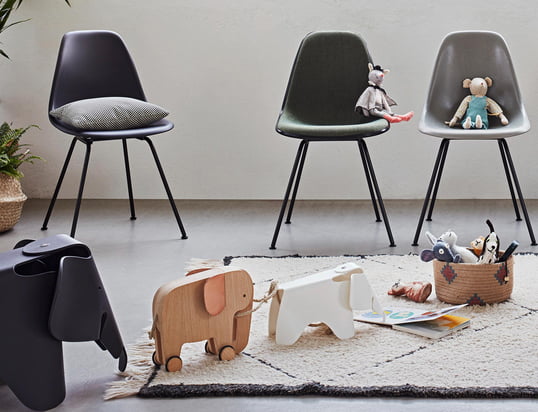 Banner Product Subcategory Chairs