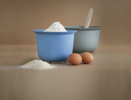 Find baking utensils such as dough rollers, measuring cups, kitchen scales and more ...