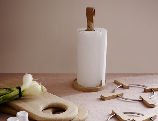 The Norr kitchen roll holder by Skagerak in the ambient view: The original kitchen roll holder combines a natural look with functionality in the kitchen.