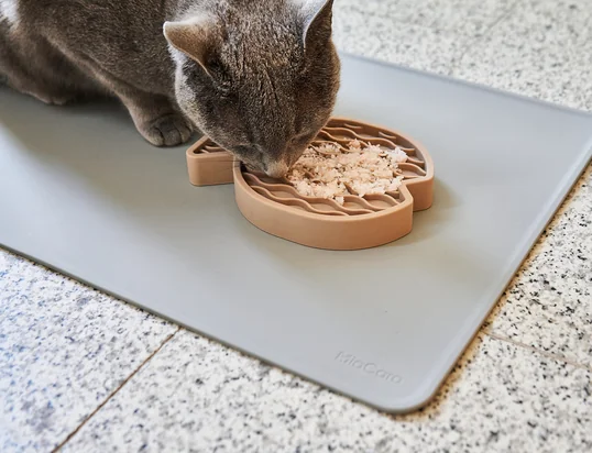 Tova cat bowl mat from MiaCara
