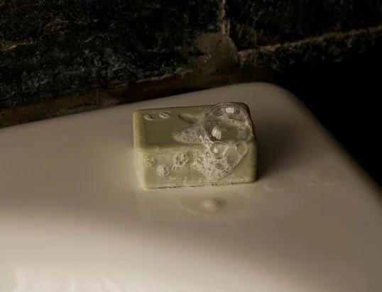 The Mnemonic fragrances evoke memories of wild nature and raw materials in an honest exploration of the senses, based on associations and familiarity.