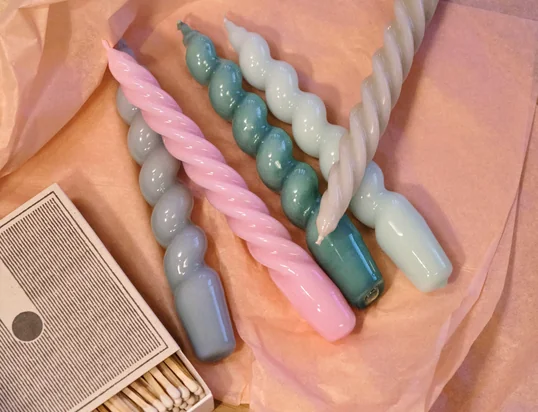 The Spiral Stick candles from Hay in the ambience view. The Spiral Stick candles are available individually or also in sets of 6, in various designs.