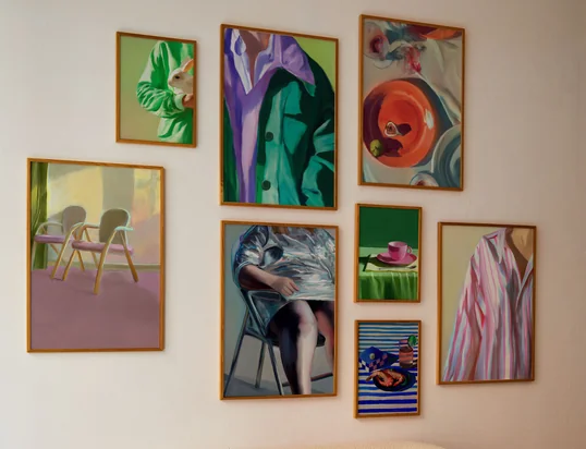 The Misfitting Things motifs from Paper Collective are thanks to their light touch of surrealism an absolute eye-catcher on really absolutely every wall.