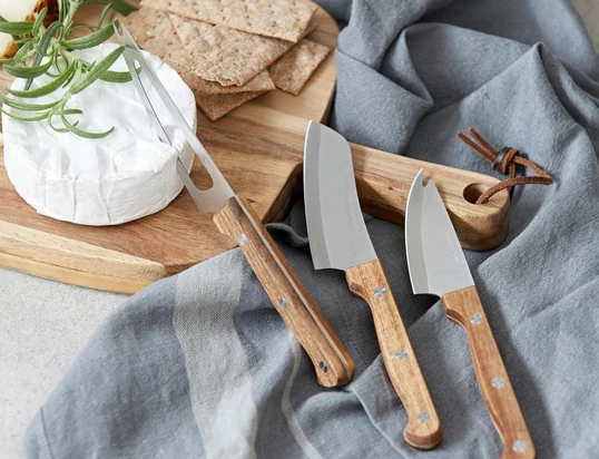 The three chic cheese knives from Nicolas Vahé decorate any cheese board uncovered. The knives are made of stainless steel and have a satin finish for a beautiful look.