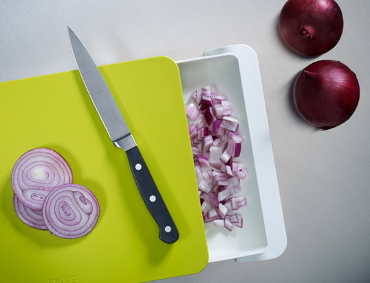 The cutting board consists of a kitchen board on which, for example, vegetables can be cut and a collecting tray on which the cut vegetables can be collected.