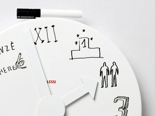 The Blank Wall Clock by Alessi can be customised any way you wish. This can be done over and over again thanks to the washable felt-tip pen that is included.