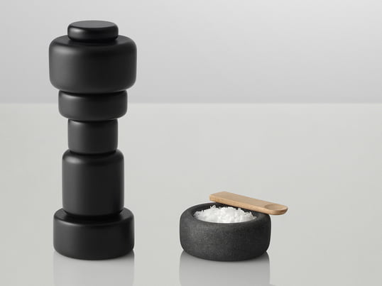 Matching the salt and pepper mill "Plus" the designers Norway Says have designed for Muuto with One a salt and pepper barrel. Made of granite, it can be used complementary or separately from the mills.