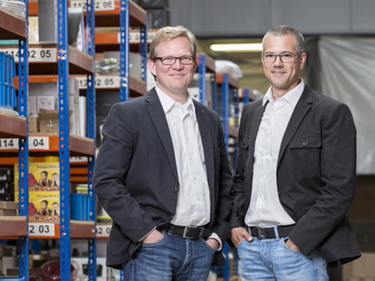 Thilo Haas and Kristian Lenz launched the home design shop connox.de on the 1st of August of 2005. Starting in a former post office, having more than 12,000 products on a 2,400 sm stock today.
