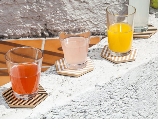 Modern glass coasters by Areaware in 3D optics. Design coasters for glasses and cups - enjoy your drinks without having to think about dirt and scratches.