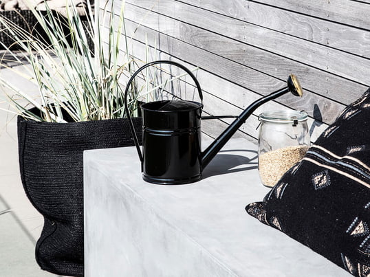 Stylish garden decoration like the Uno Sun Catcher make every garden even more lively. The decorative object for the outdoor creates an exciting interplay between light and shadow.