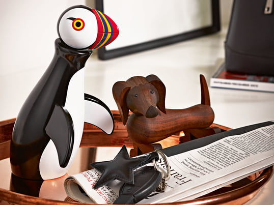 The Puffin as well as the wooden dog of the animal collection by the Danish functionalist Kay Bojesen are decorative design objects made of high-quality oiled or painted wood.
