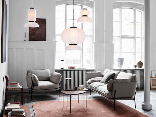 Designed by Jaime Hayon, the three different Formakami lights harmonize perfectly with each other. Thanks to the high ceilings of old buildings, they are particularly accentuated.