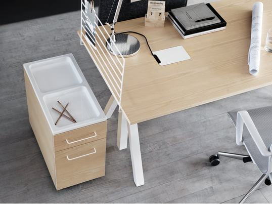 The Works drawer cabinet by String: The drawer cabinet is particularly practical next to the desk for storing pens, folders and other office items within easy reach.