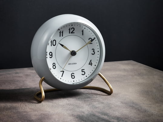 Discover many nostalgic alarm clocks for a stylish wake up in the morning in our online shop.