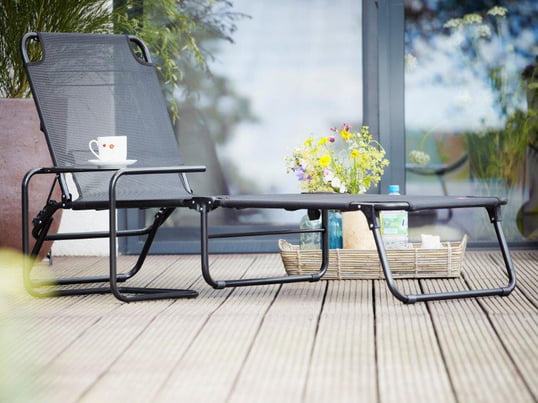 Find many loungers to relax in your garden, on your terrace or balcony in our shop.