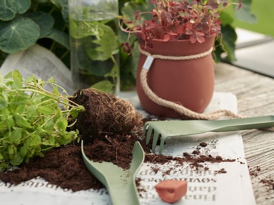 Topics: Planting - Rig-Tig by Stelton - Green-It garden tool - Single image - Garden tool-green-plant-pot