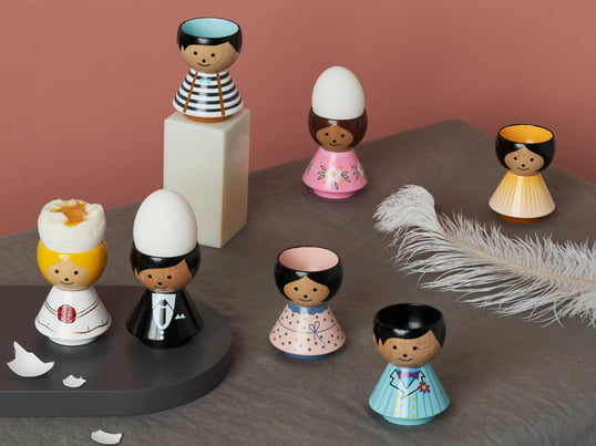 The Bordfolk egg cups in the ambience view. Whether wedding couple or suit mint - rarely has there been so much choice in individual egg cups as with those from Lucie Kaas .