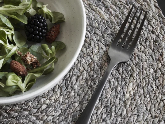 The fork from the elegant Lery cutlery range from House Doctor is suitable for delicious main courses as well as starters such as salads or desserts.