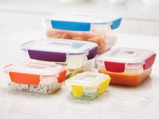 Nest Lock Storage box set (5 pieces): It is also practical that the lid and box are marked with the same colour, so that the matching parts can be found immediately.