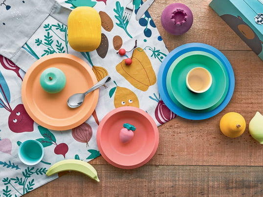 Giro Kids children's tableware from Alessi in the ambience view. The delightful colors of this tableware set bring cheerfulness and lightness to every kitchen and dining table.