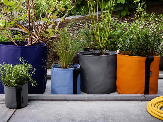 Pot Plant bag from Bacsac in the ambience view. With the Pot Plant bags from Bacsac allow you to design the urban balcony in a stylish and natural way.