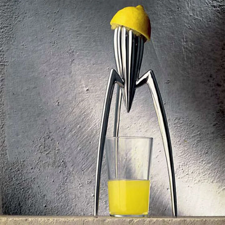 An extraordinary lemon squeezer
