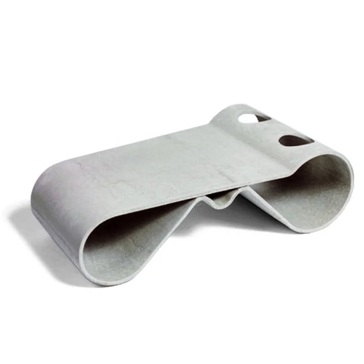 The Willy Guhl Loop outdoor table from Eternit is asbestos-free