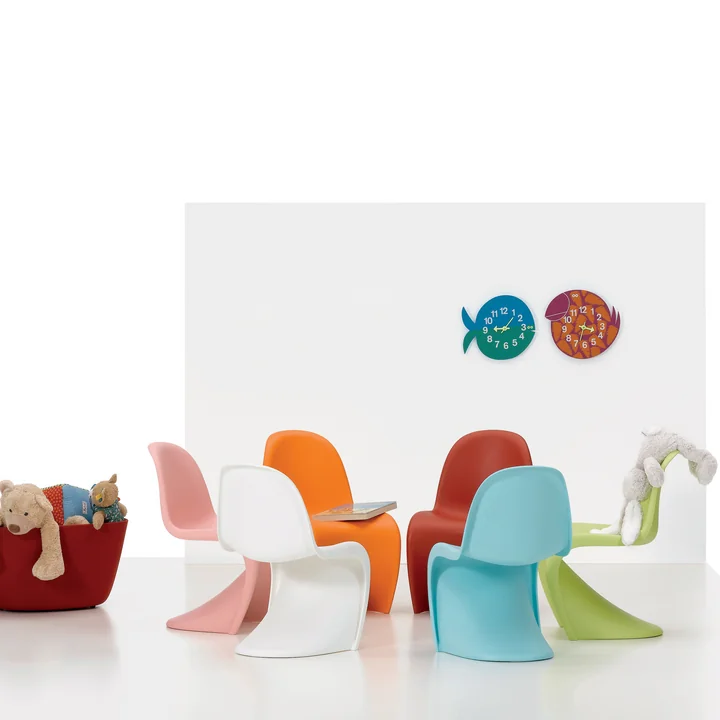 Colourful and stylish Children's Room with Vitra Panton Junior and Zoo Timer