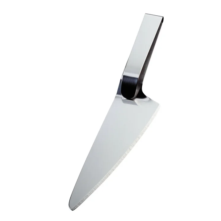 The cake knife/stirrer from Stelton blends in with the ambience