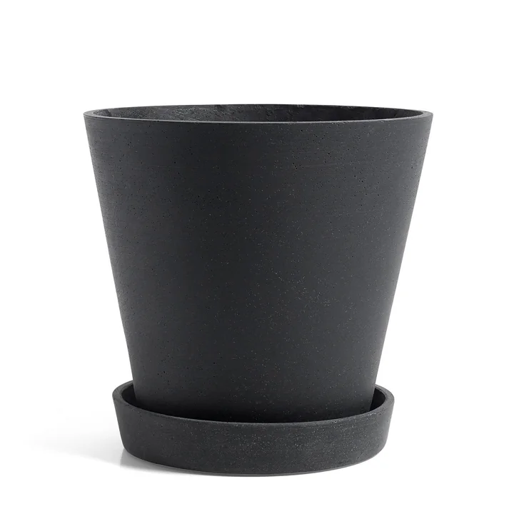 The HAY - Flowerpot with Saucer in XL, black