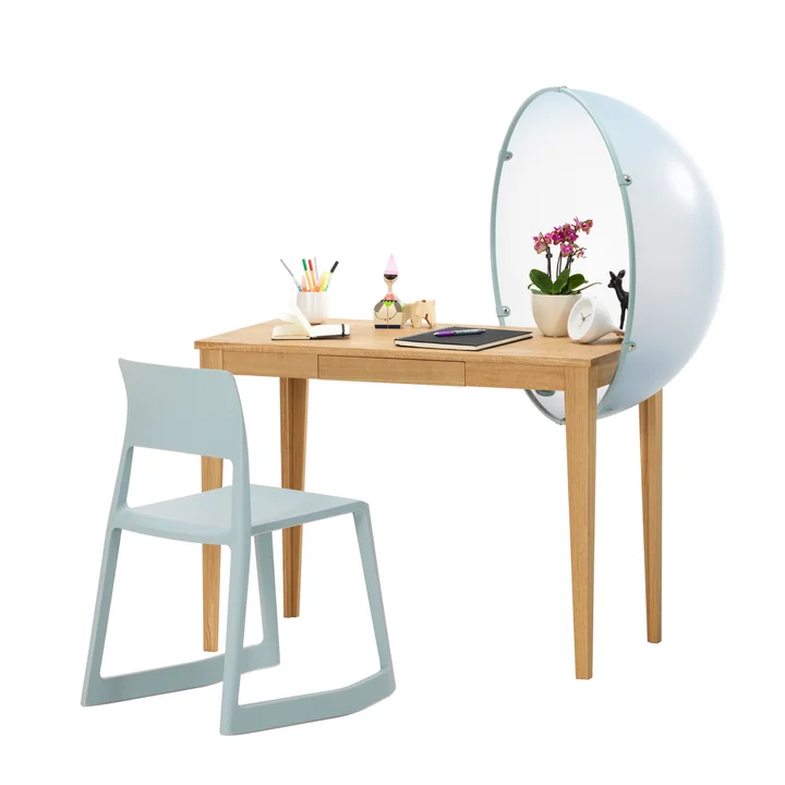 Sphere table group in the color blue with tip tone of Vitra