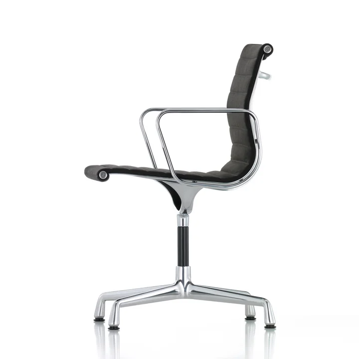 EA 103 Office swivel chair polished by Vitra from Hopsak in nero