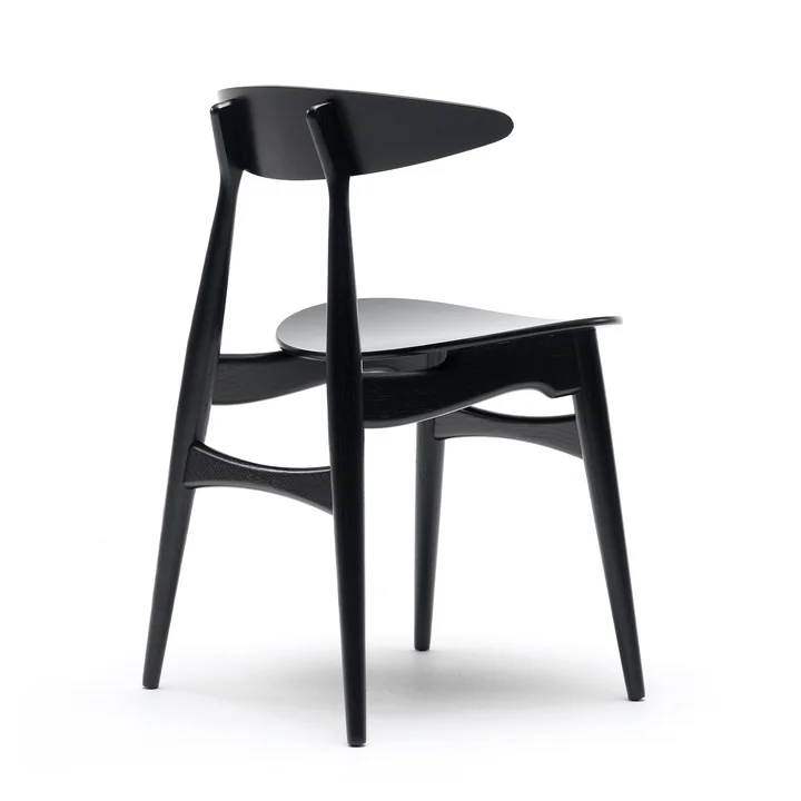 CH33 from Carl Hansen in the version black / black