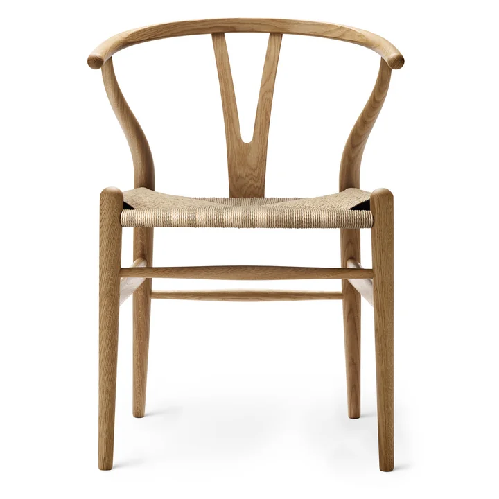 CH24 Wishbone Chair from Carl Hansen in oiled oak / natural wickerwork