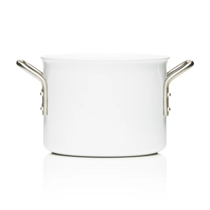 White Line pot with a capacity of 2.5 L by Eva Trio