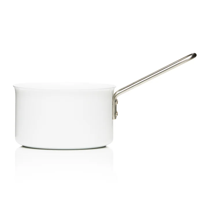 White Line saucepan with a capacity of 1.8 L by Eva Trio
