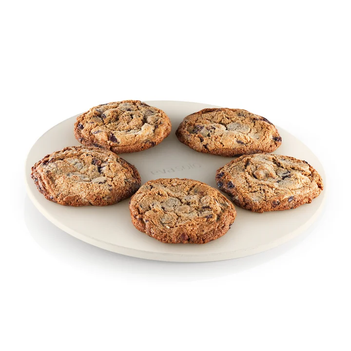 Pizza and Bread Baking Stone by Eva Solo with cookies