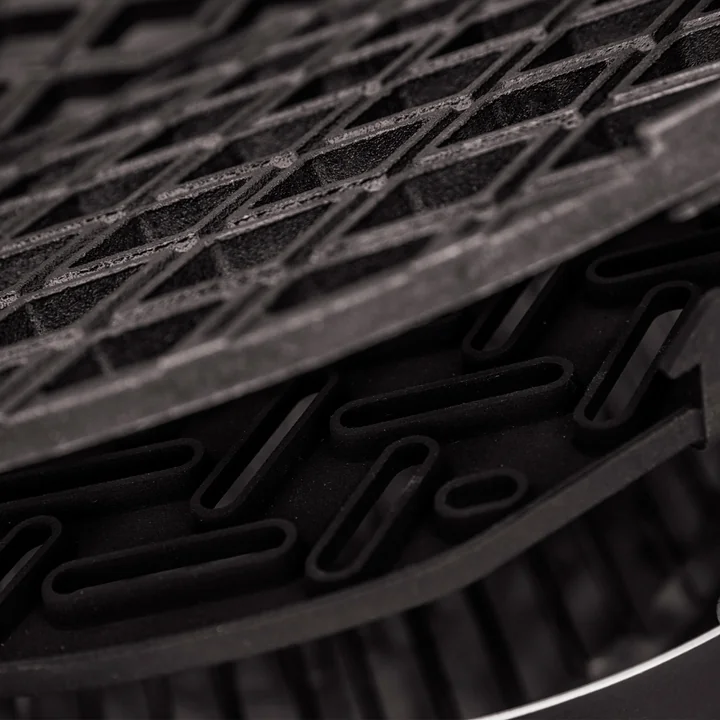 Cone Cast Iron Grate with Drip Tray by höfats