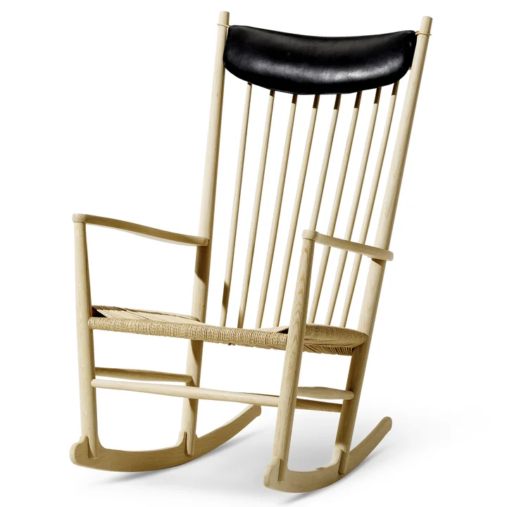 J16 Rocking Chair by Fredericia with neck pillow
