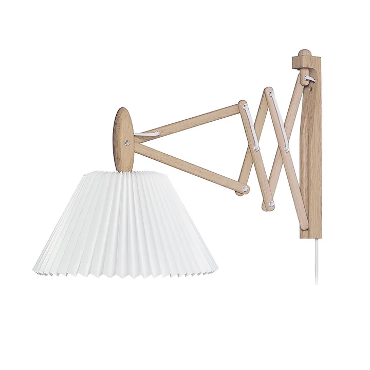 335 Sax lamp Wall lamp from Le Klint in oak bright