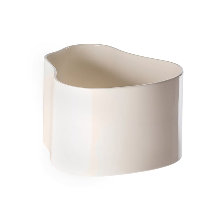 Riihitie planter (form A) in large of Artek in white