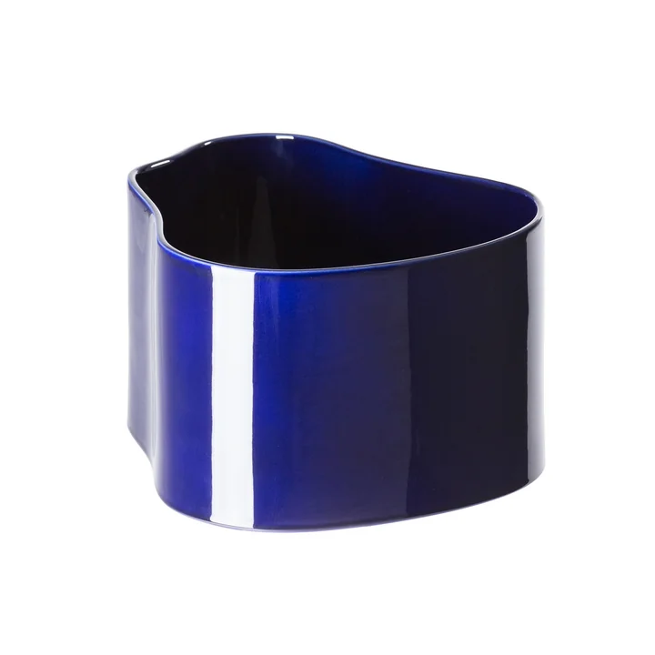 Riihitie planter (form A) in large of Artek in blue
