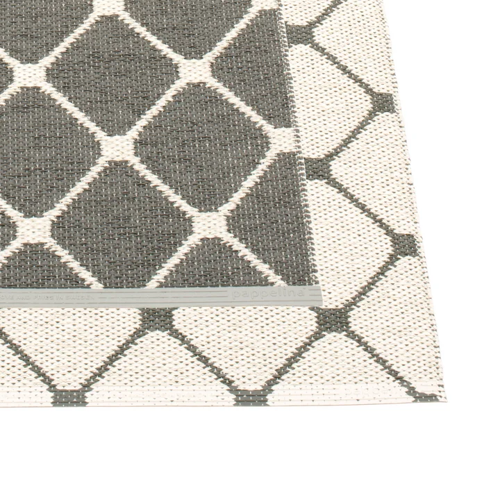 Rex carpet by Pappelina