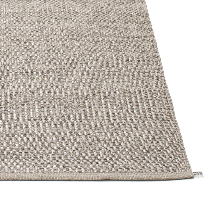 Pappelina - Svea Carpet, mud metallic / mud