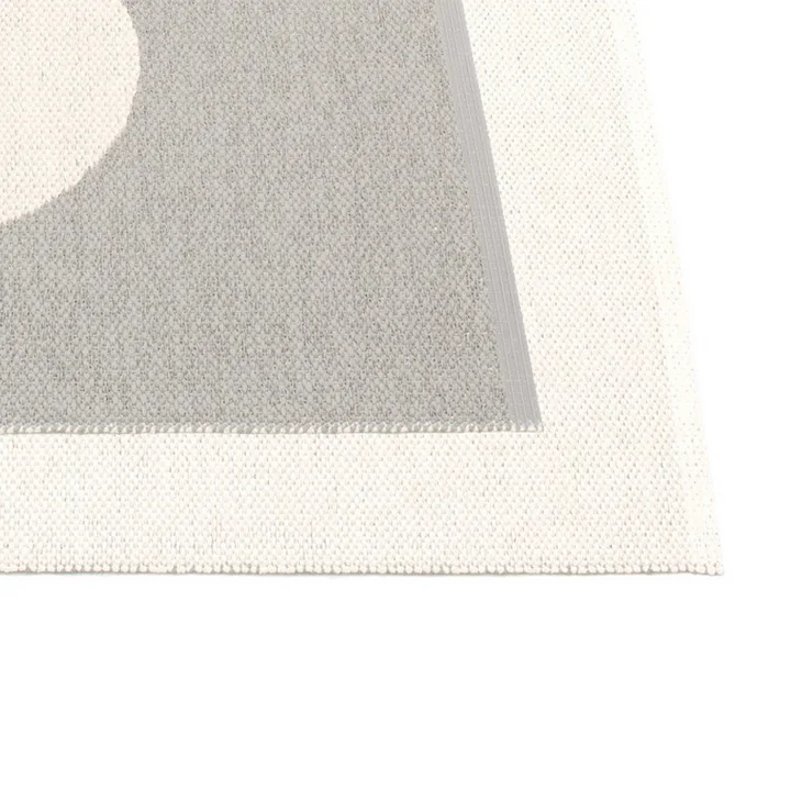 Vera Reversible Rug by Pappelina in Warm Grey / Vanilla