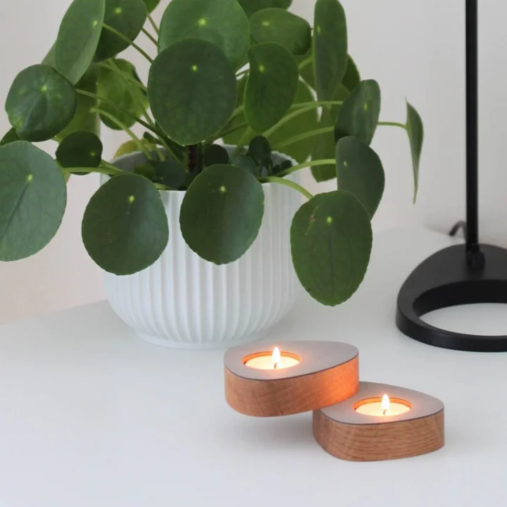 Curve Tea Light Holder by Lind DNA