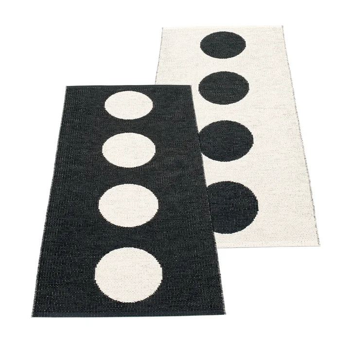 Pappelina - Vera Reversible Rug, 70 x 225 cm, black / vanilla